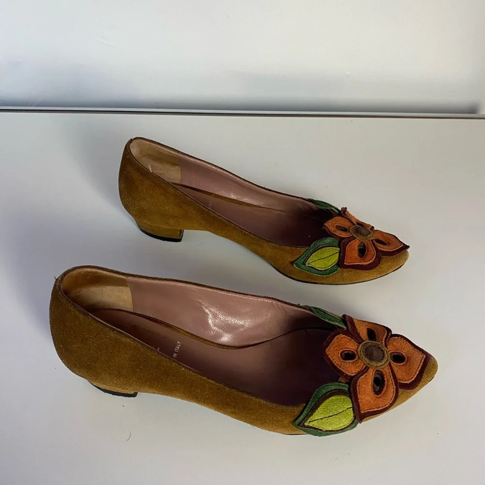 Y2K Miu Miu Suede Pointed Toe Flats with Flower Applique - Picture 7 of 8